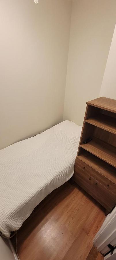 Private Bedroom Near بوسطن المظهر الخارجي الصورة