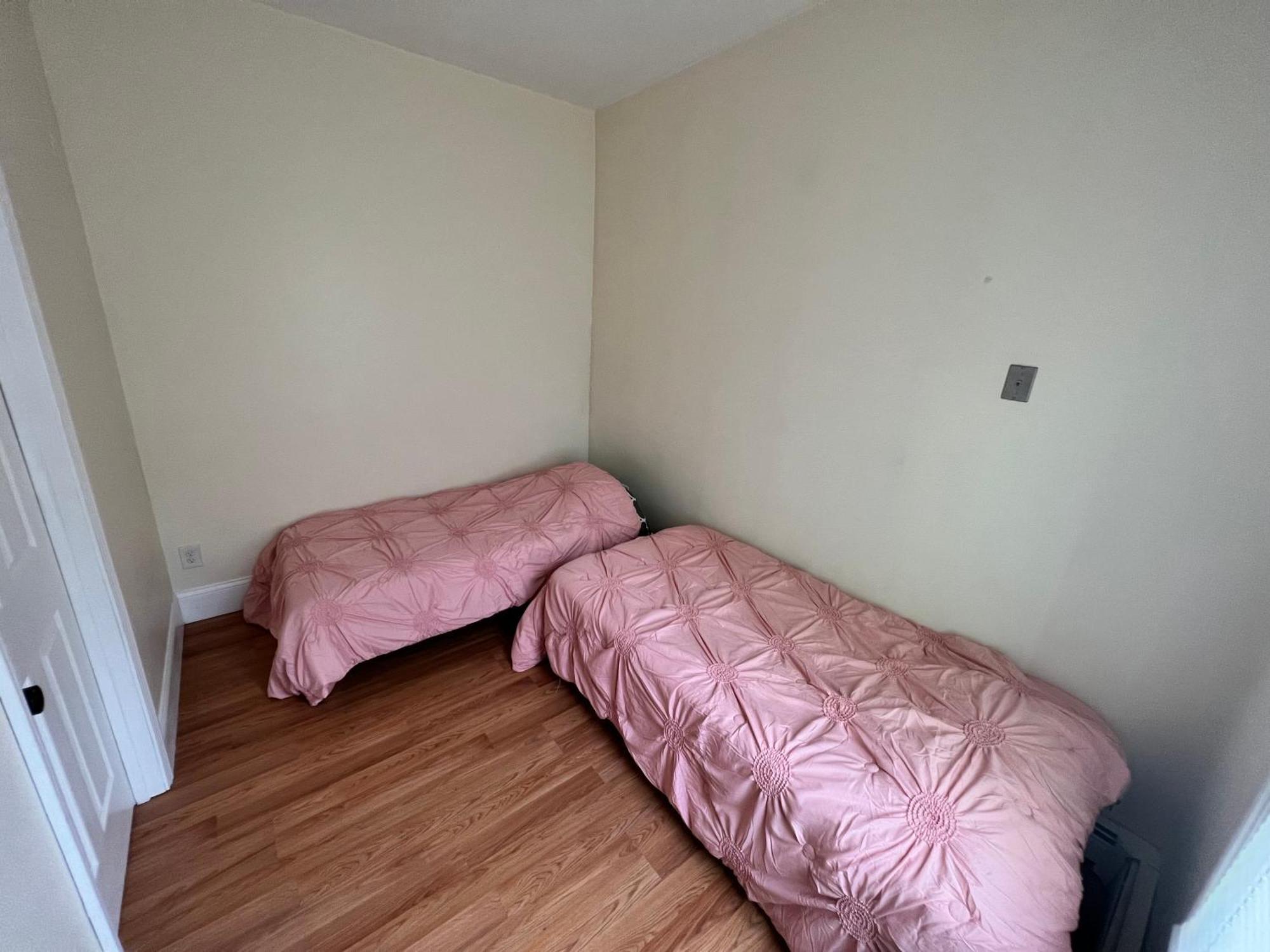 Private Bedroom Near بوسطن المظهر الخارجي الصورة