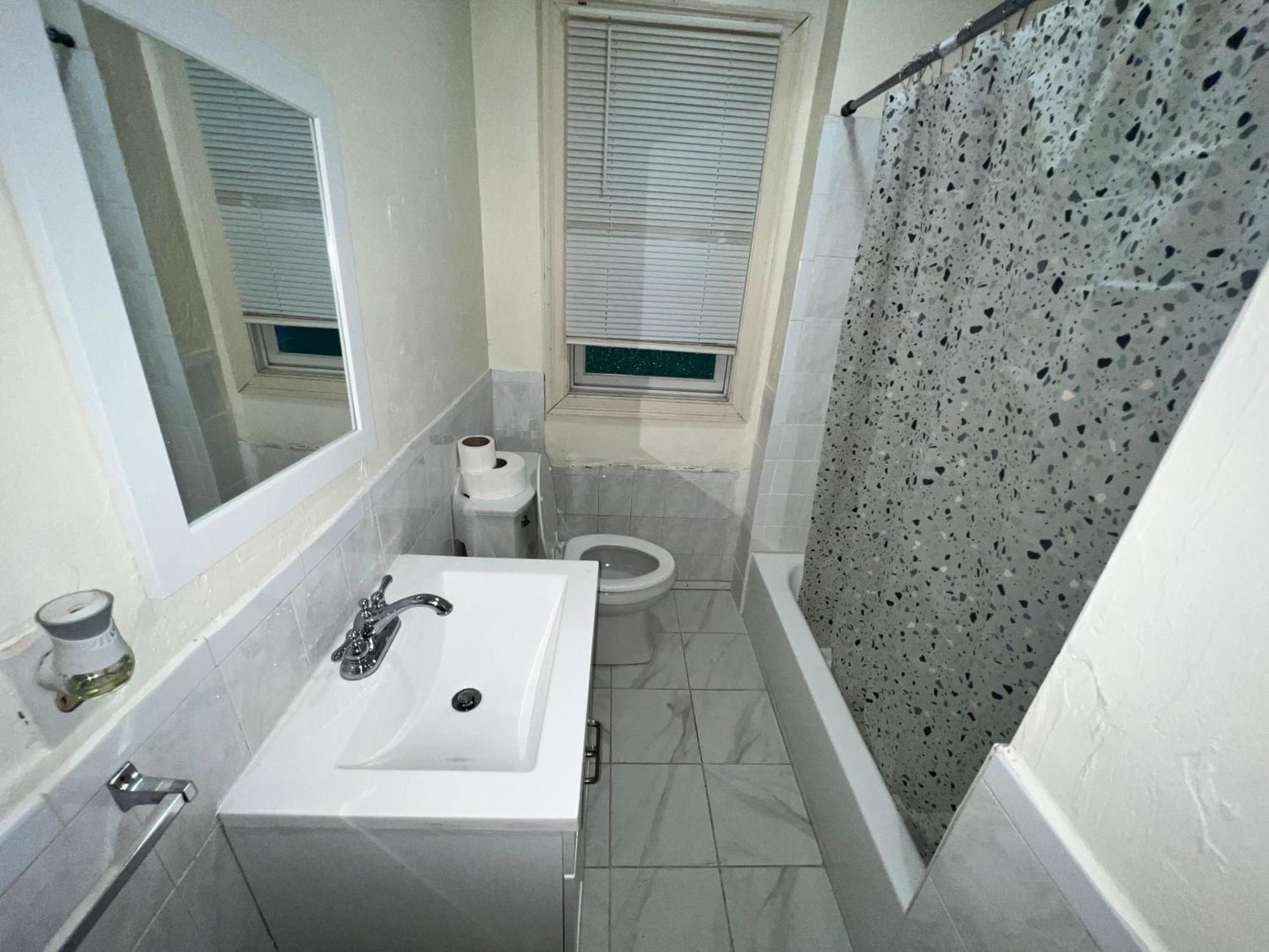 Private Bedroom Near بوسطن المظهر الخارجي الصورة