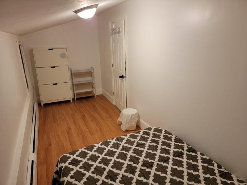Private Bedroom Near بوسطن المظهر الخارجي الصورة